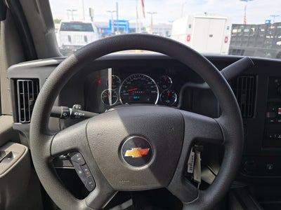 2025 Chevrolet Express Cutaway 3500 1WT