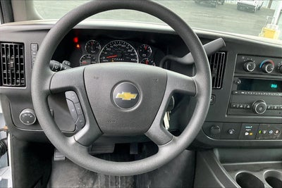 2025 Chevrolet Express Cutaway 3500 1WT