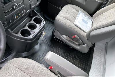 2025 Chevrolet Express Cutaway 3500 1WT