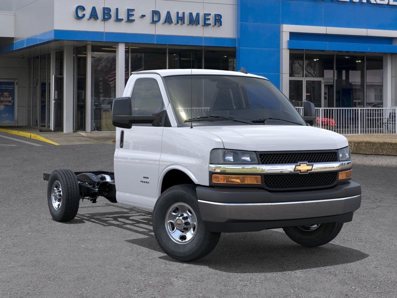 2025 Chevrolet Express Cutaway 3500 1WT