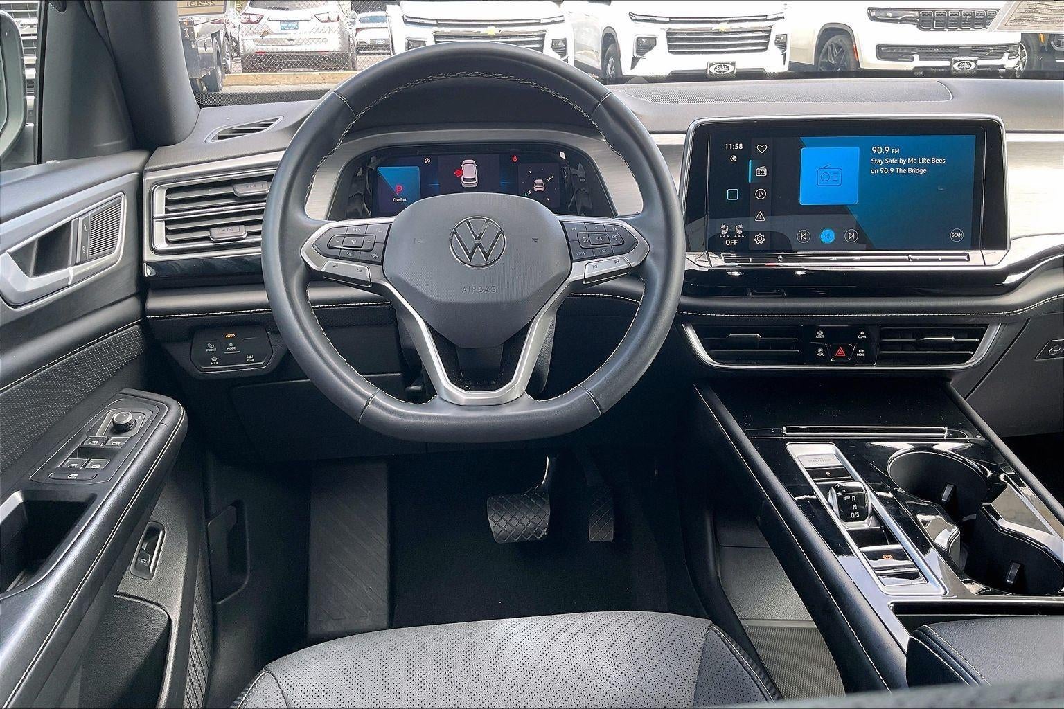2024 Volkswagen Atlas Cross Sport 2.0T SE w/Technology
