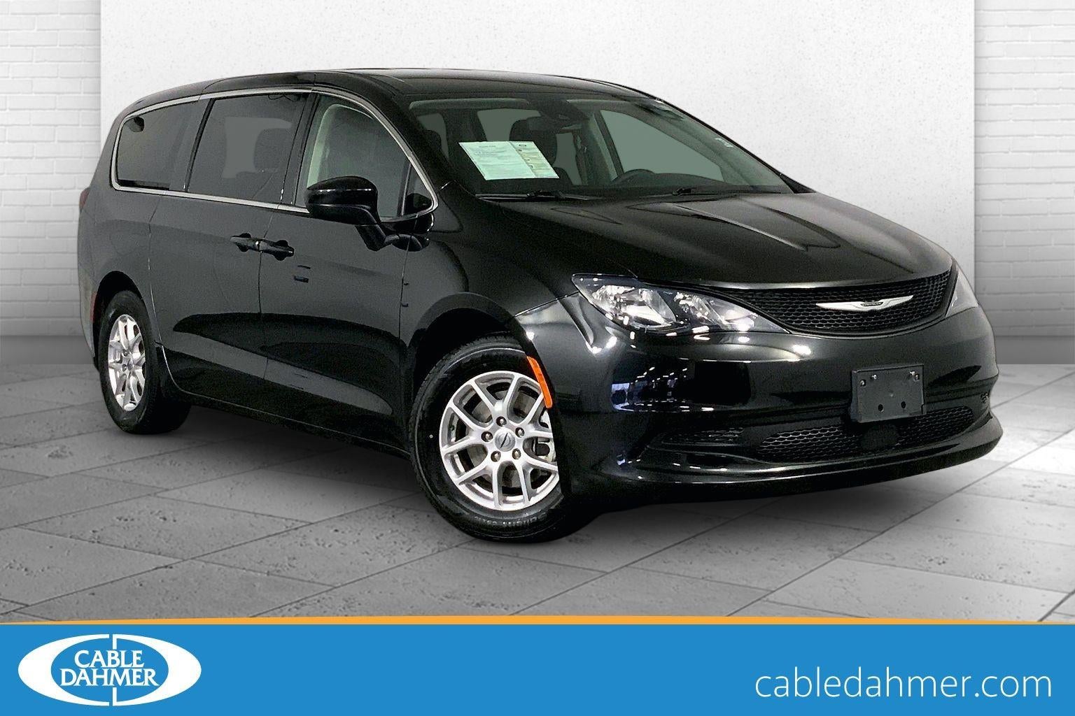 2023 Chrysler Voyager LX