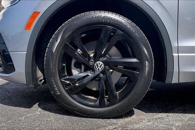 2023 Volkswagen Tiguan SE R-Line Black