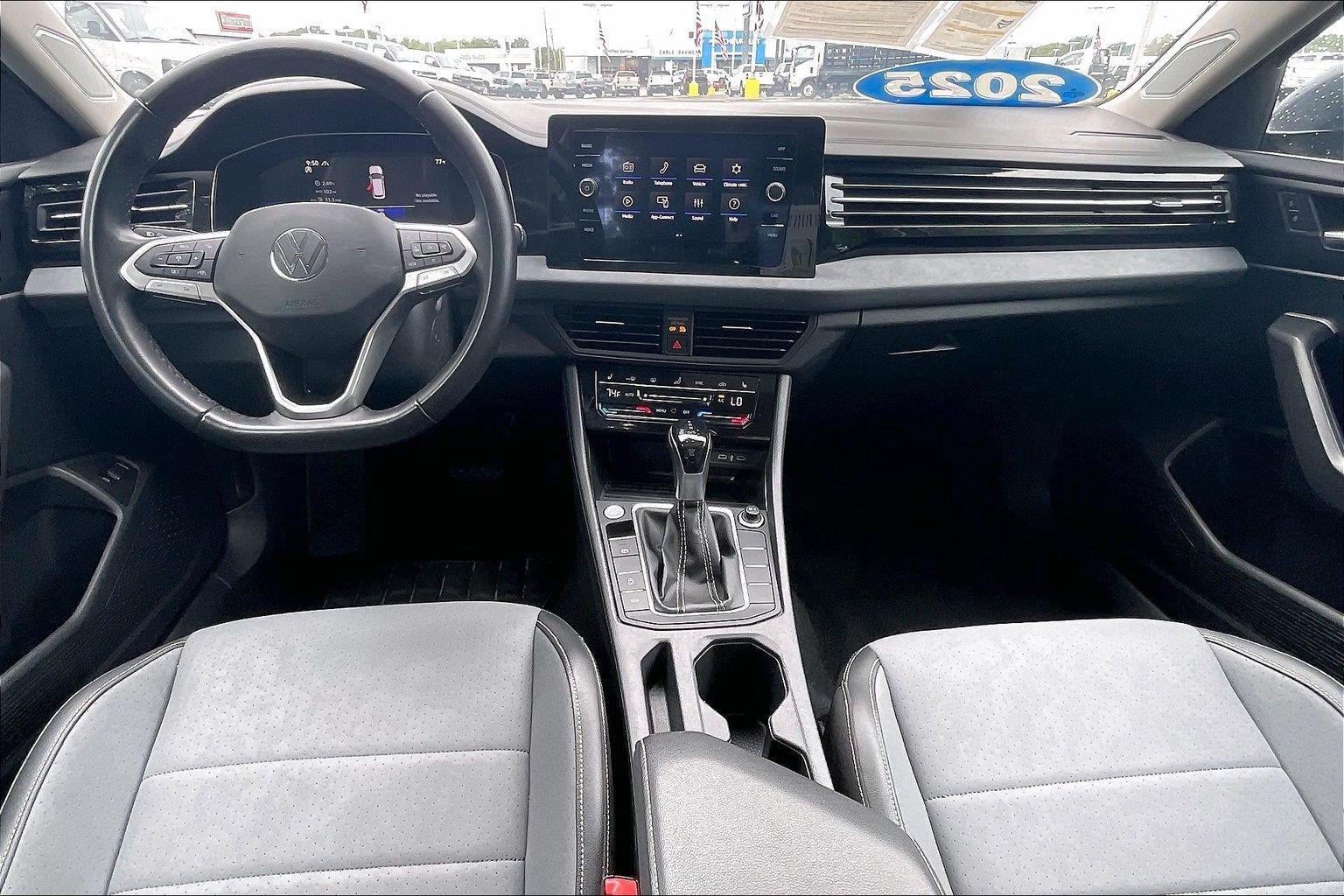 2025 Volkswagen Jetta SE