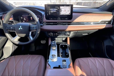 2025 Mitsubishi Outlander SEL