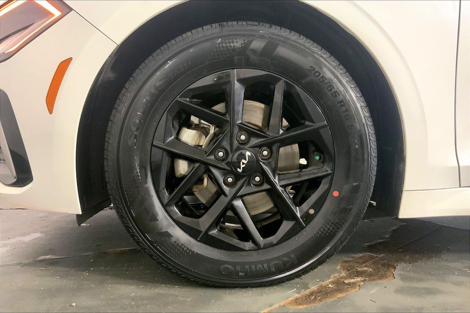 2025 Kia K5 LXS