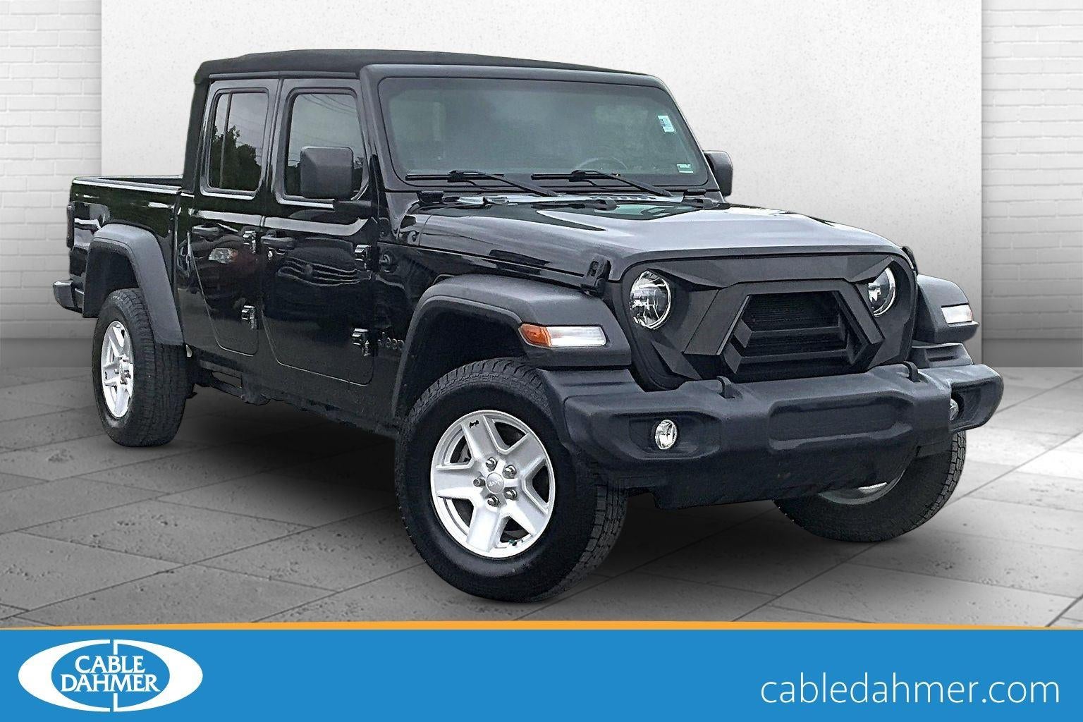 2020 Jeep Gladiator Sport S's photo