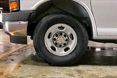 2026 Chevrolet Express Passenger 1LT