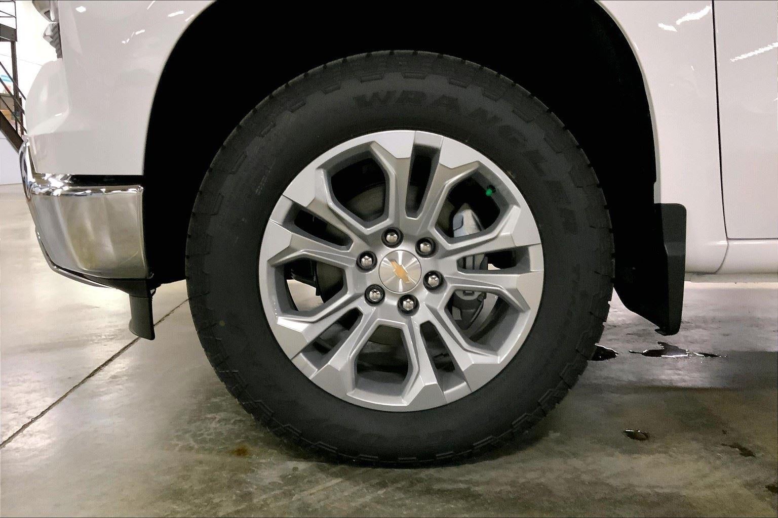 2026 Chevrolet Silverado 1500 LTZ - Photo 11