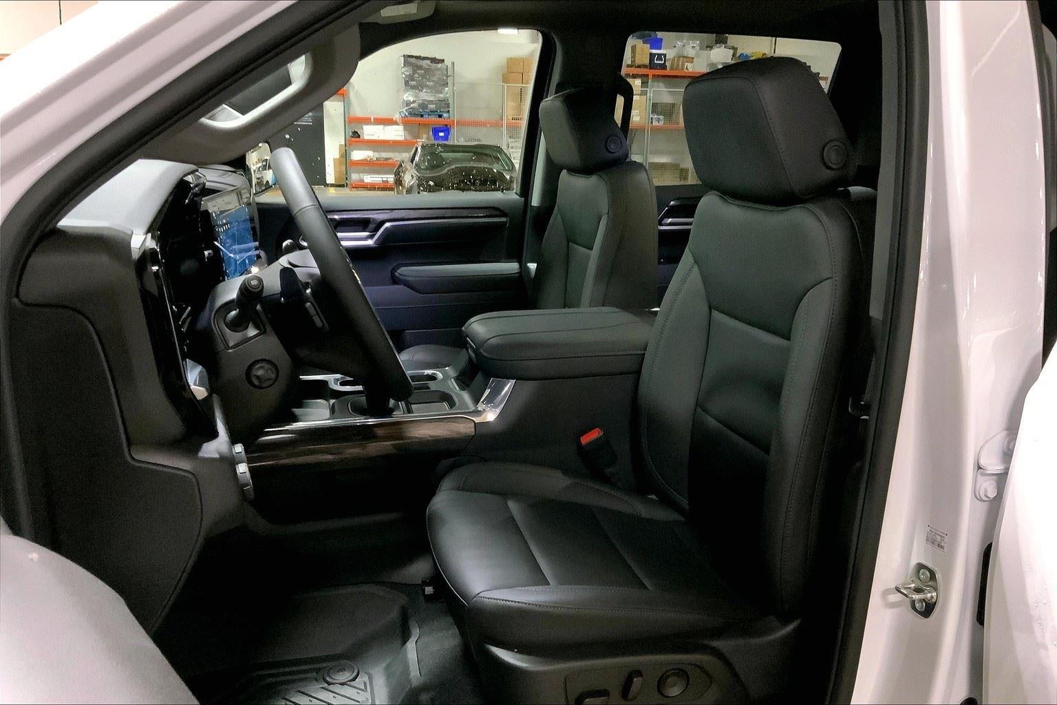 2026 Chevrolet Silverado 1500 LTZ - Photo 9