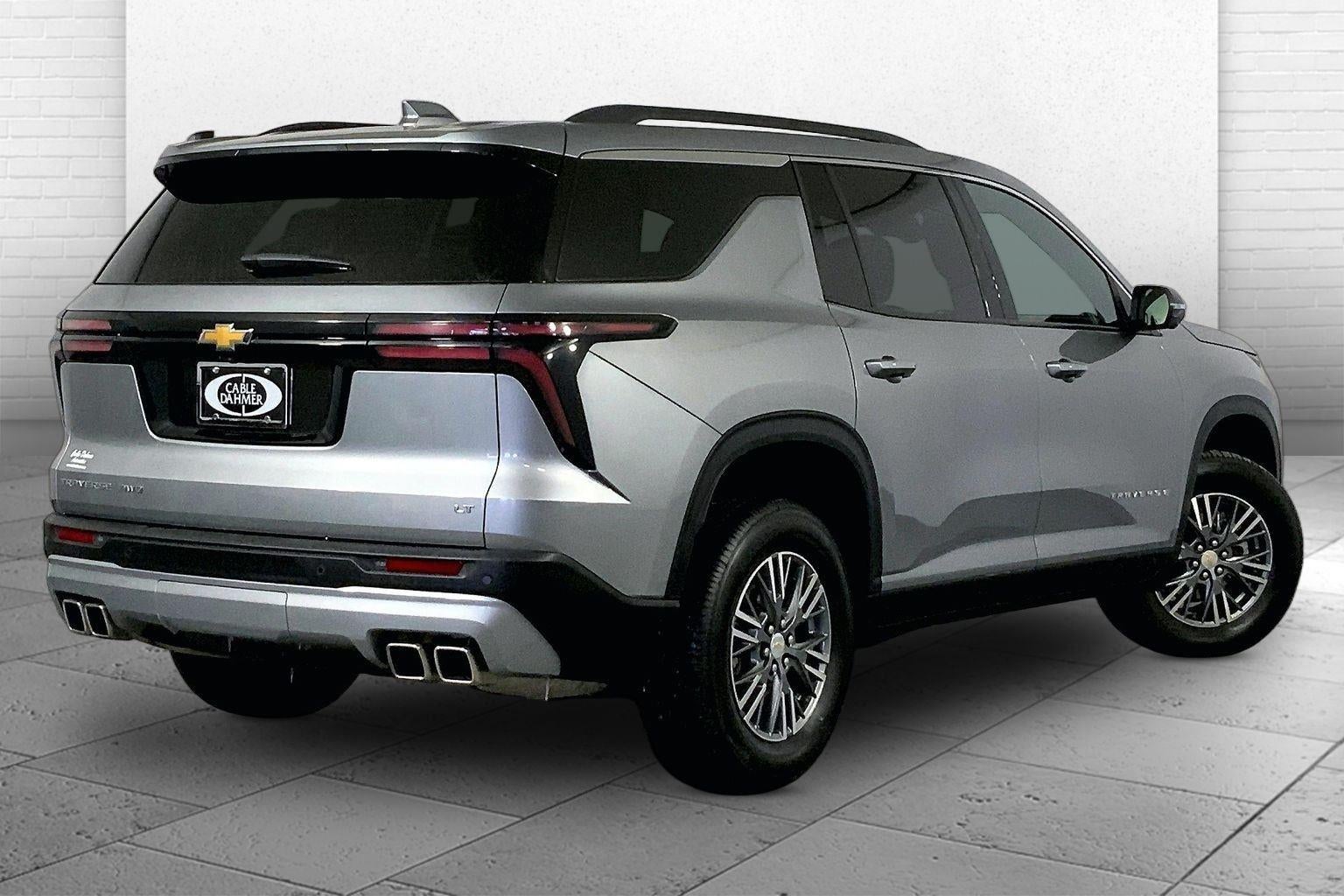 2024 Chevrolet Traverse LT
