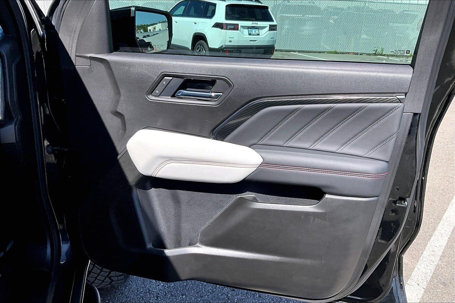 2025 GMC Canyon AT4