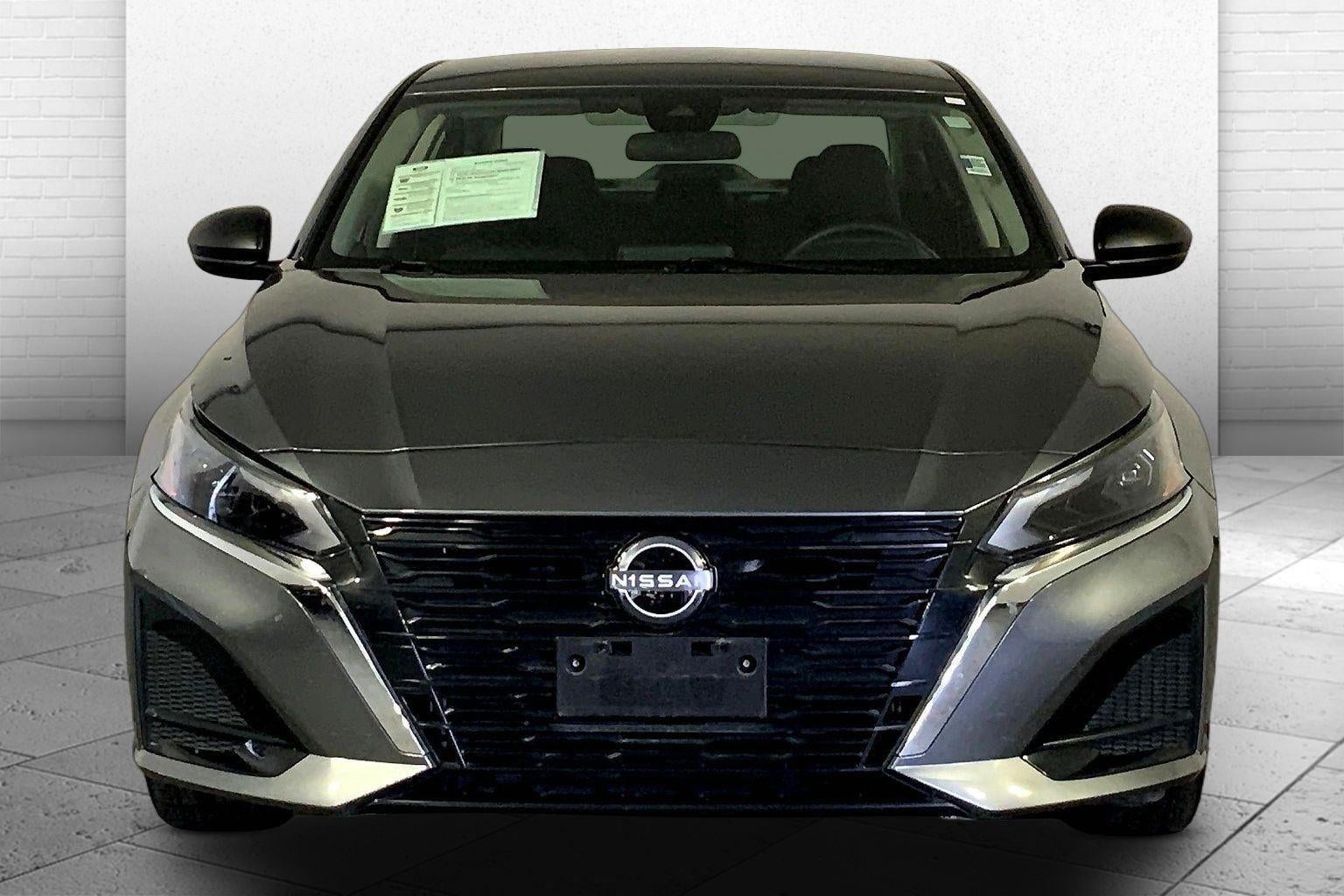 Used 2025 Nissan Altima SV with VIN 1N4BL4DV5SN403951 for sale in Kansas City