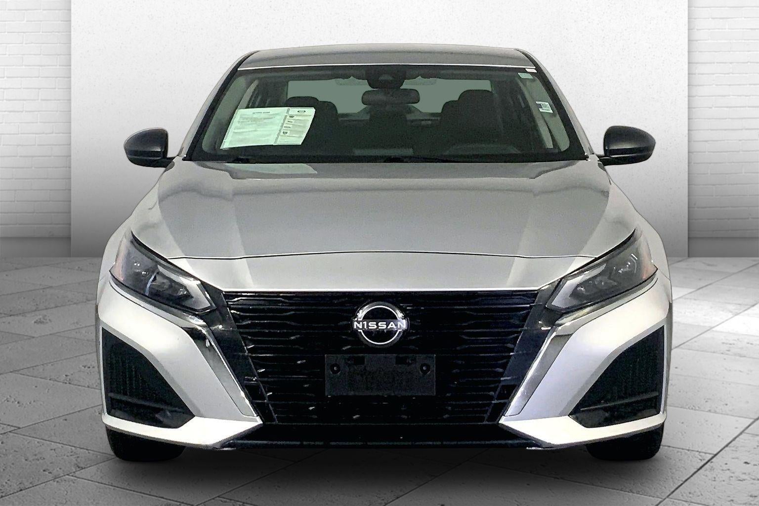 Used 2024 Nissan Altima SV with VIN 1N4BL4DW2RN370538 for sale in Kansas City
