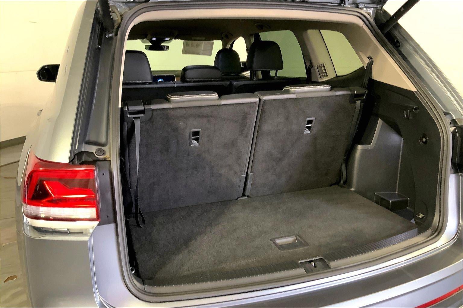 2025 Volkswagen Atlas 2.0T SE w/Technology