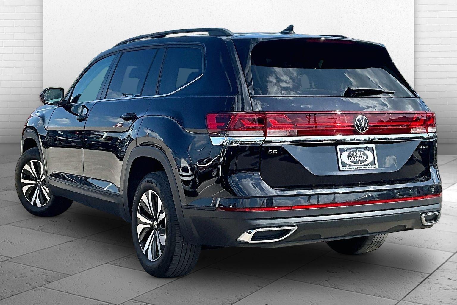 2024 Volkswagen Atlas 2.0T SE