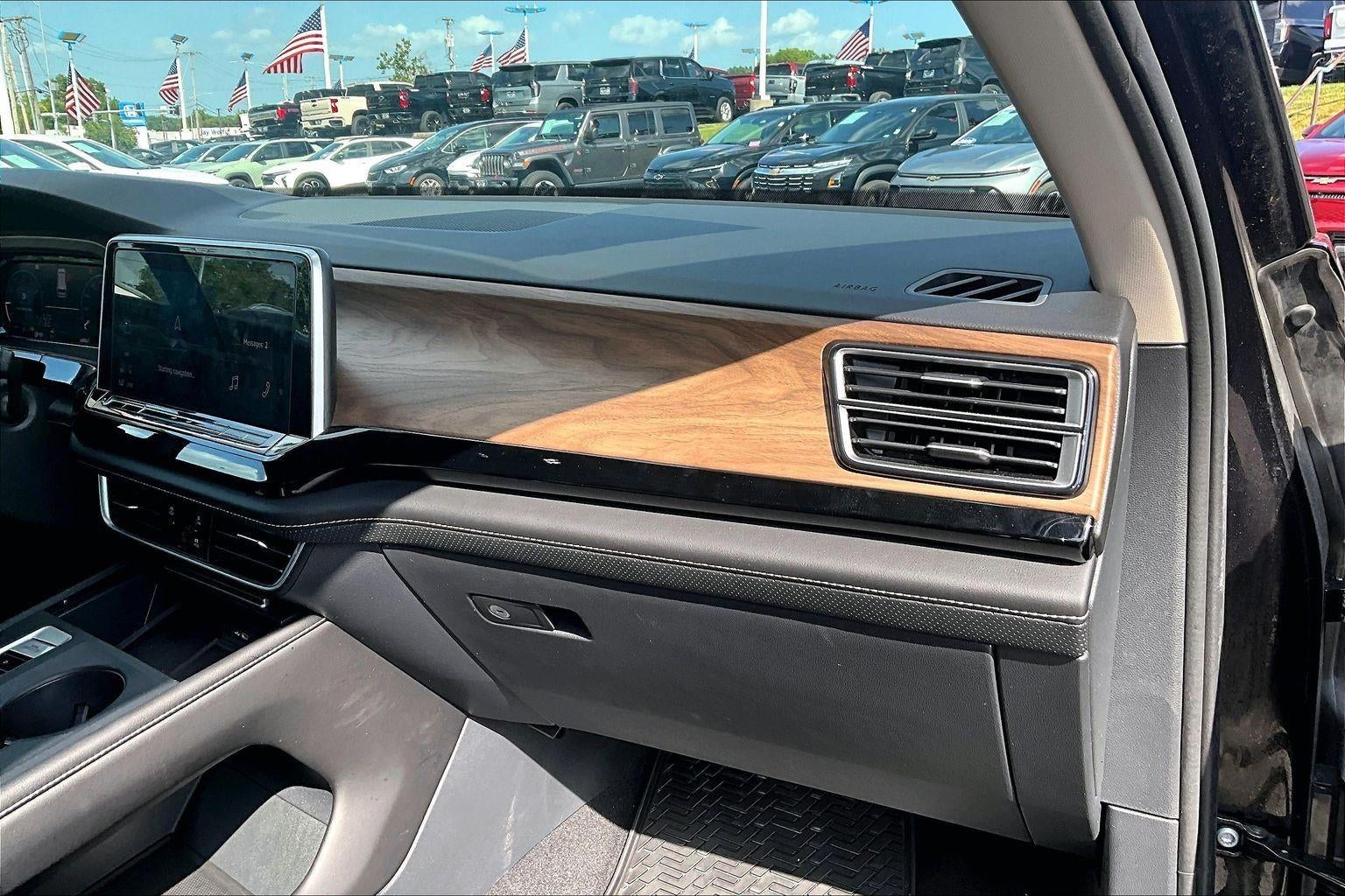 2024 Volkswagen Atlas 2.0T SE