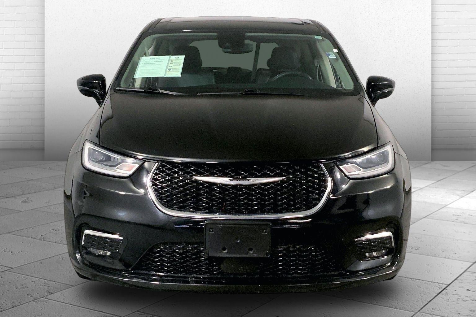 Used 2024 Chrysler Pacifica Touring L with VIN 2C4RC1BG2RR156221 for sale in Kansas City