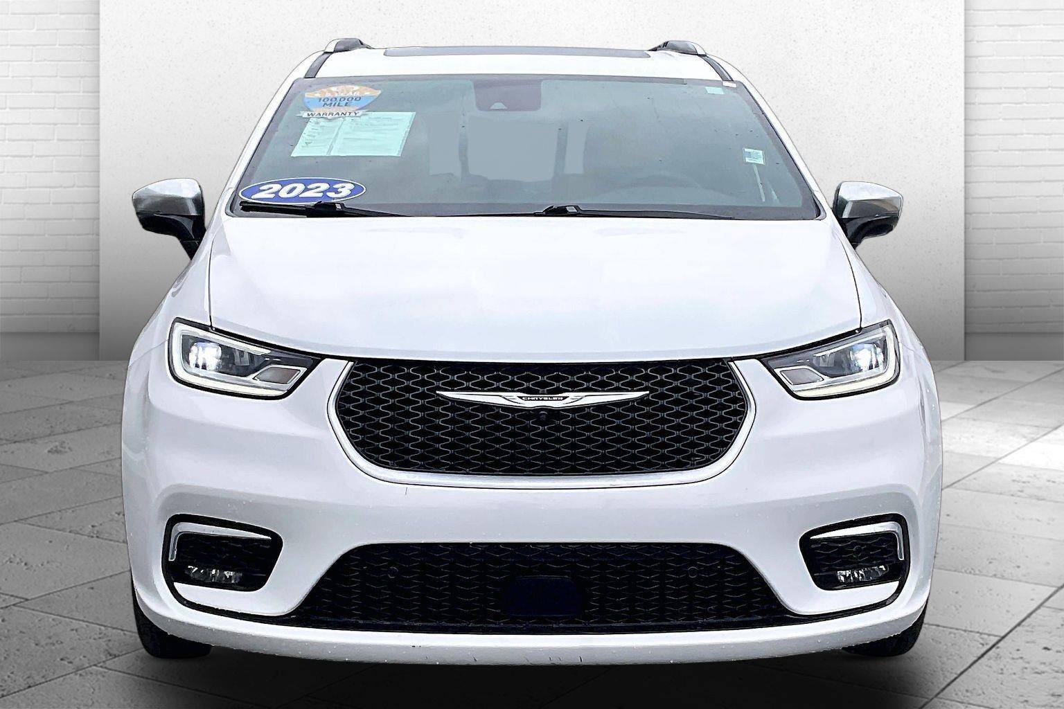 Used 2023 Chrysler Pacifica Hybrid Pinnacle with VIN 2C4RC1N76PR589131 for sale in Kansas City