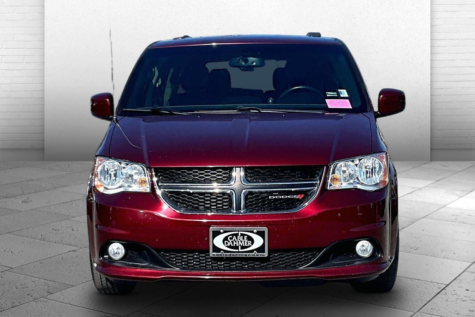 Used 2017 Dodge Grand Caravan SXT with VIN 2C4RDGCG5HR818614 for sale in Kansas City