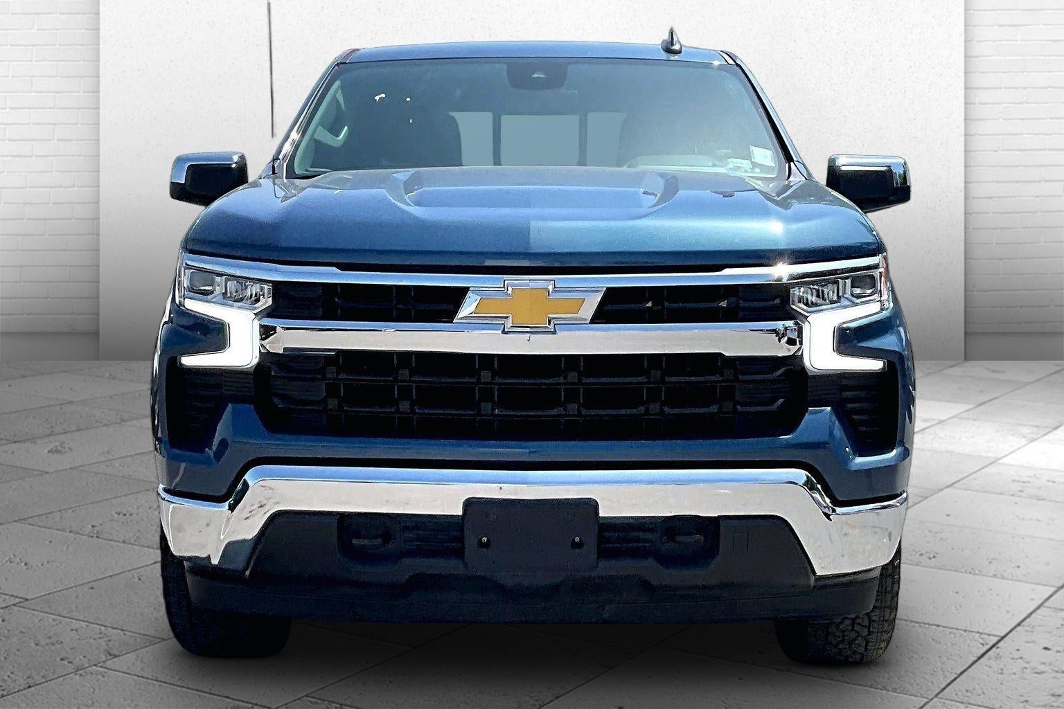 Used 2024 Chevrolet Silverado 1500 LT with VIN 2GCUDDED8R1179754 for sale in Kansas City