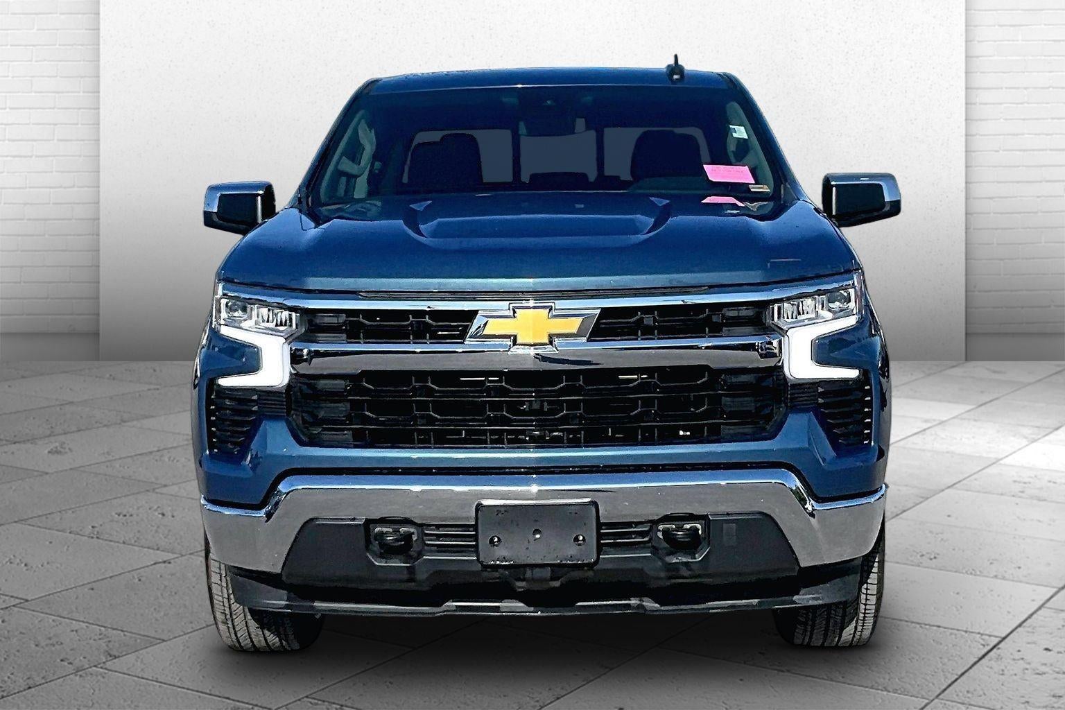 Used 2024 Chevrolet Silverado 1500 LT with VIN 2GCUDDED8R1223669 for sale in Kansas City