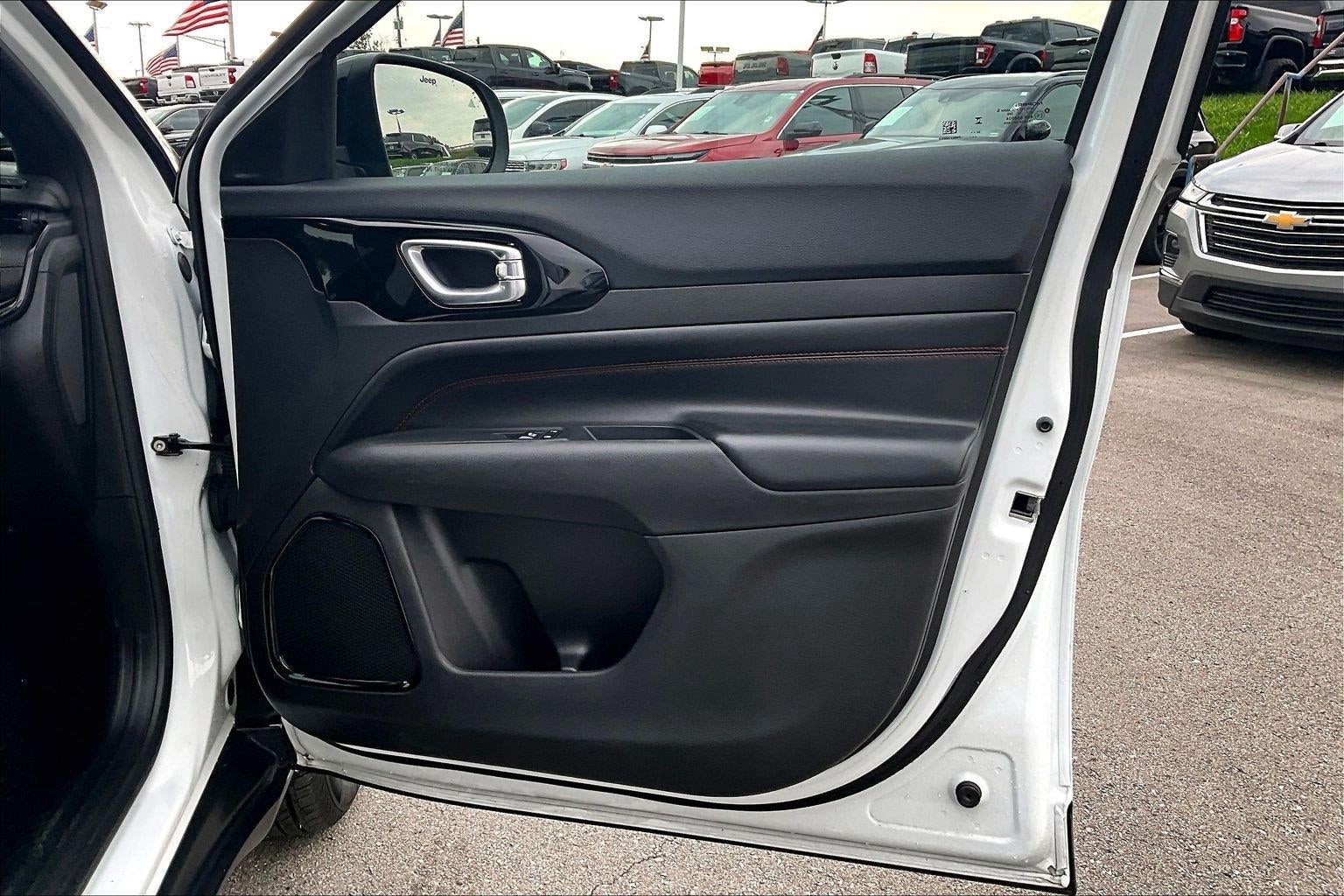 2025 Jeep Compass Trailhawk - Photo 24