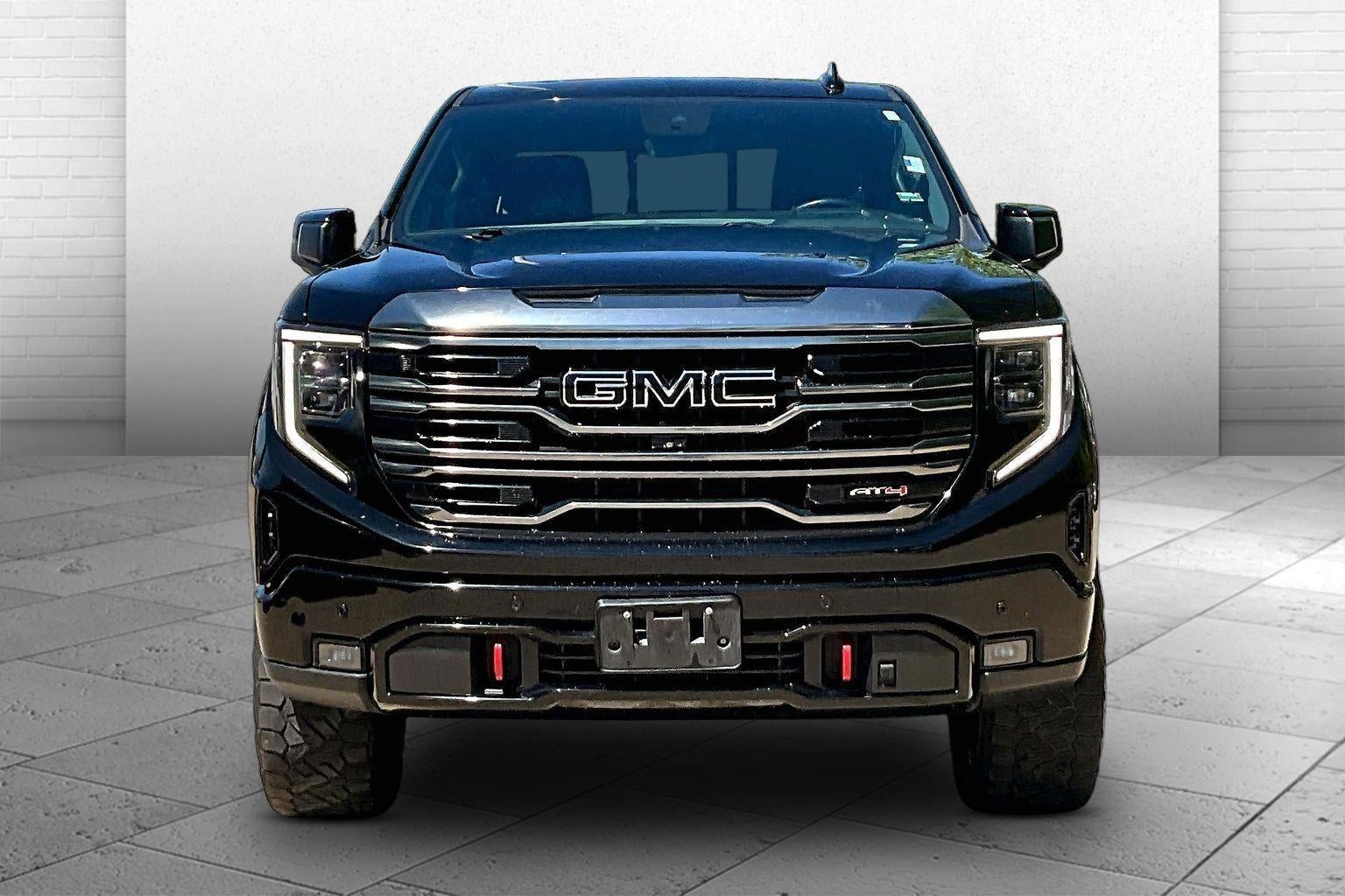 Used 2022 GMC Sierra 1500 AT4 with VIN 3GTUUEET1NG561817 for sale in Kansas City
