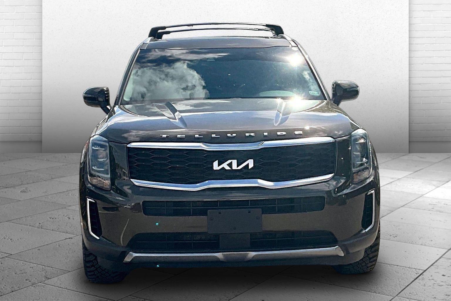 Used 2022 Kia Telluride S with VIN 5XYP6DHC6NG212728 for sale in Kansas City