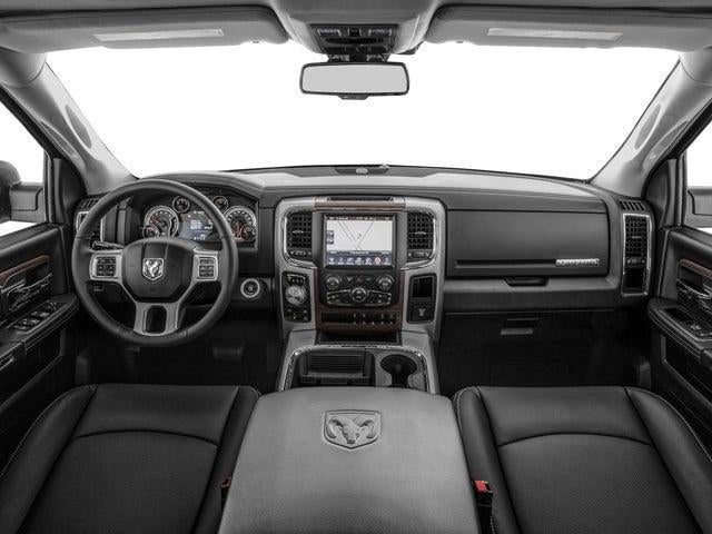 2017 RAM 1500 Laramie Crew Cab 4x4 5'7' Box