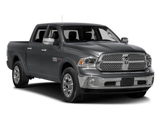 2017 RAM 1500 Laramie Crew Cab 4x4 5'7' Box