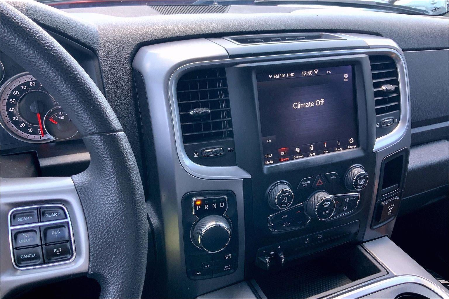 2022 RAM 1500 Classic SLT Crew Cab 4x4 6'4' Box
