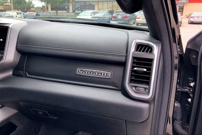 2020 RAM 1500 Laramie Crew Cab 4x4 5'7' Box