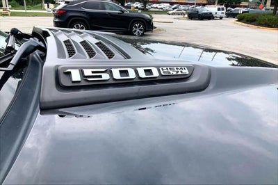 2020 RAM 1500 Laramie Crew Cab 4x4 5'7' Box