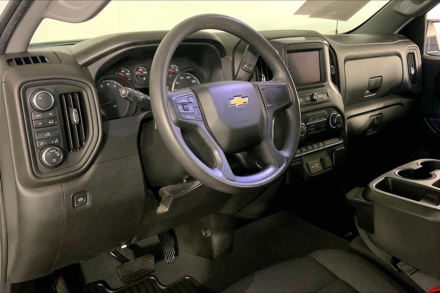 2022 Chevrolet Silverado 1500 4WD Crew Cab Short Bed Custom