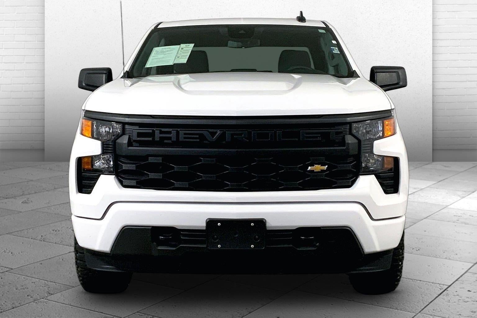 2022 Chevrolet Silverado 1500 4WD Crew Cab Short Bed Custom