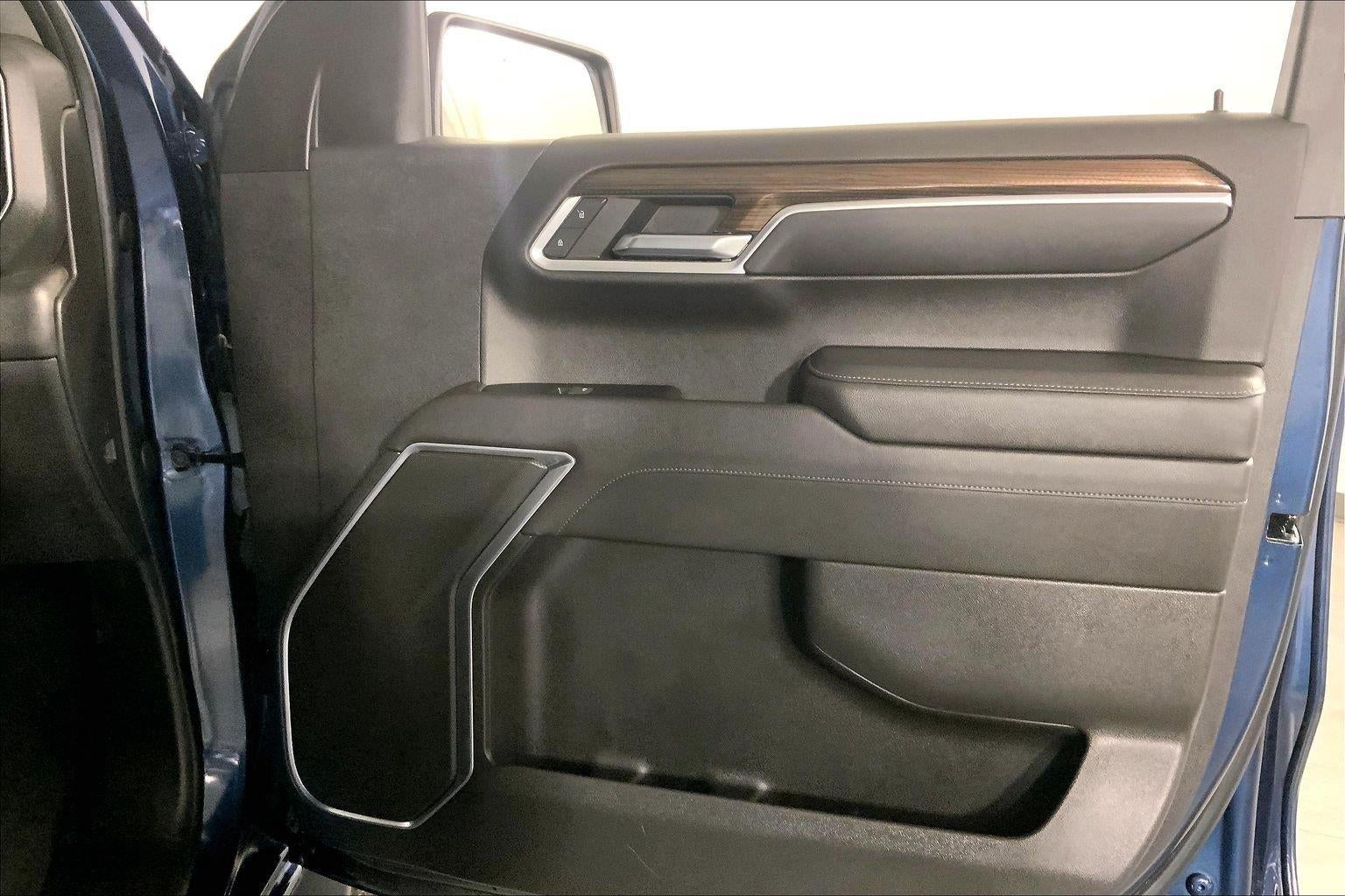 2022 Chevrolet Silverado 1500 4WD Crew Cab Short Bed LT with 2FL