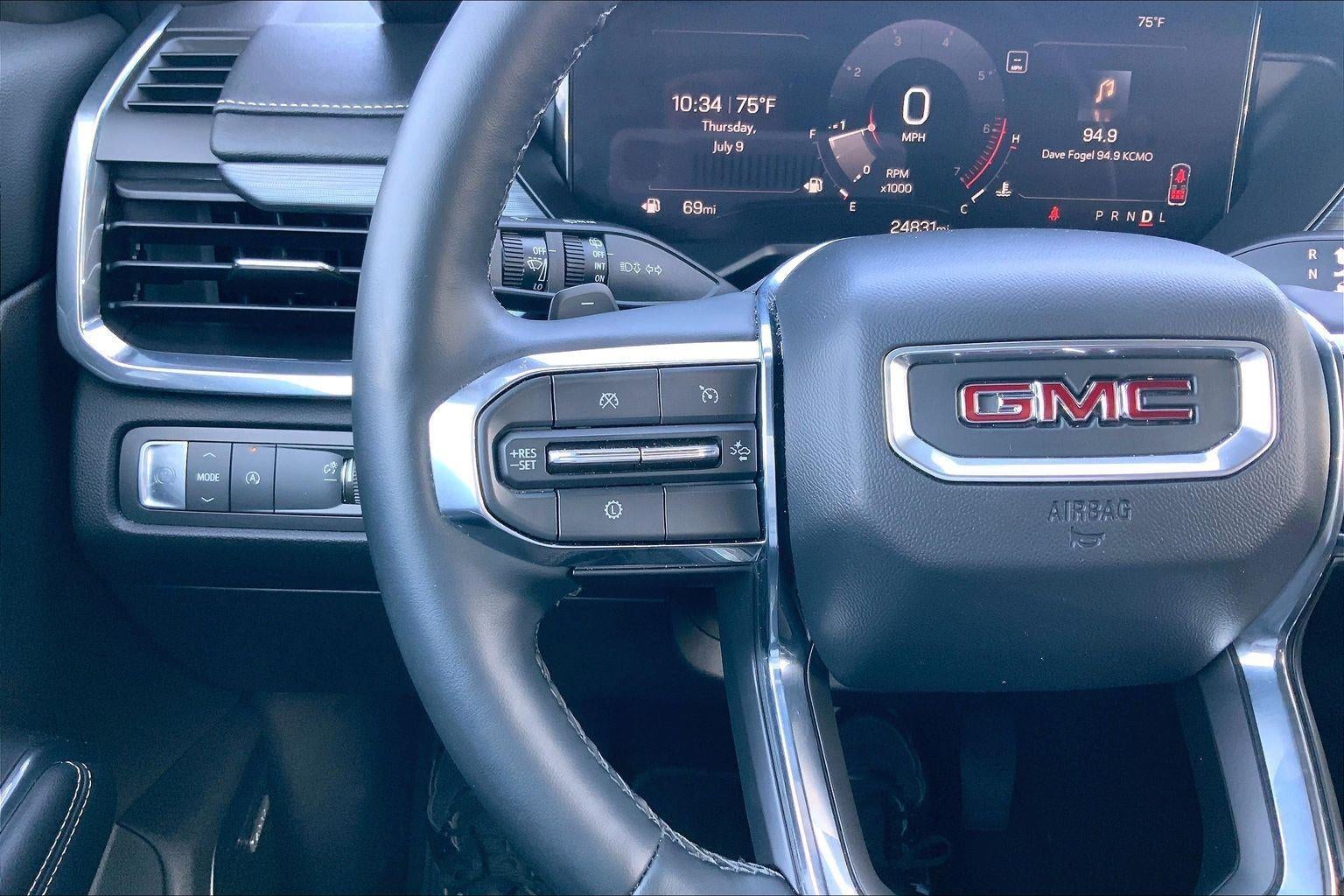 2025 GMC Acadia FWD Elevation