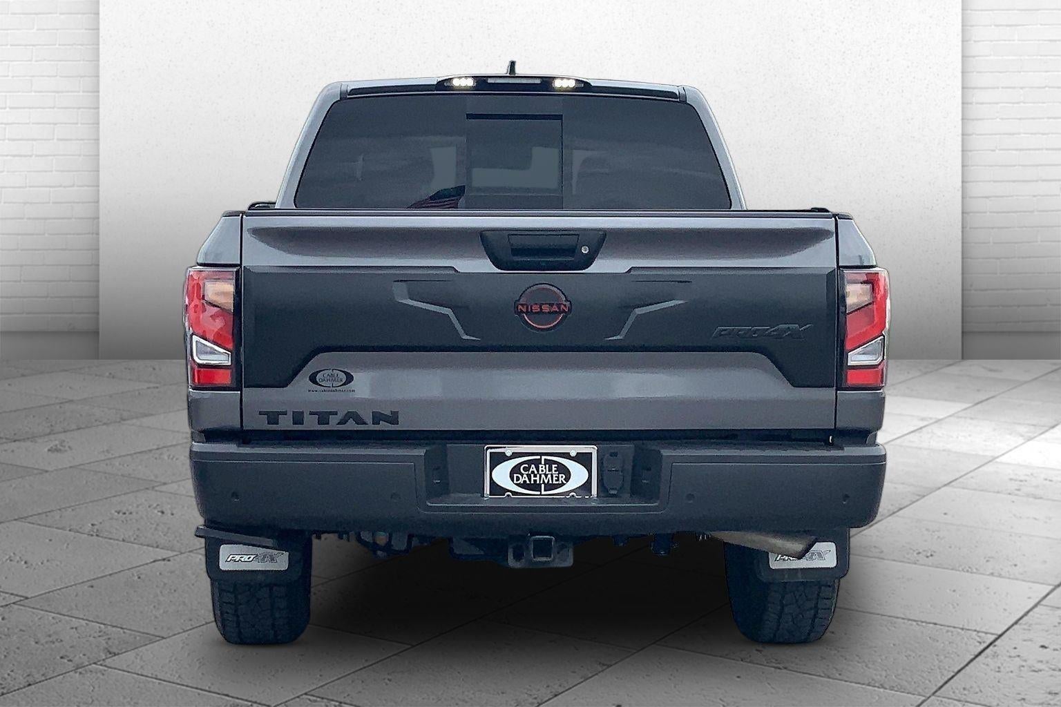 2023 Nissan TITAN Crew Cab PRO-4X 4x4