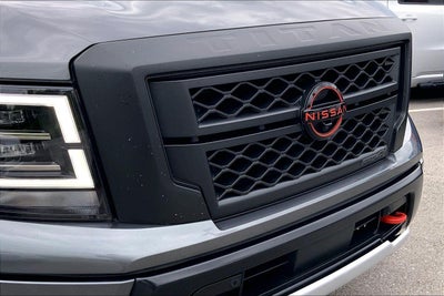 2023 Nissan TITAN Crew Cab PRO-4X 4x4