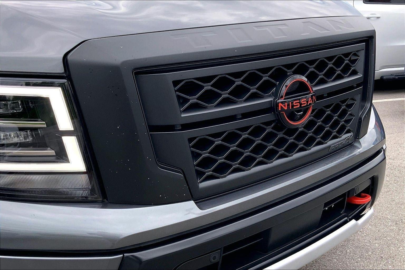 2023 Nissan TITAN Crew Cab PRO-4X 4x4