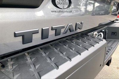2023 Nissan TITAN Crew Cab PRO-4X 4x4