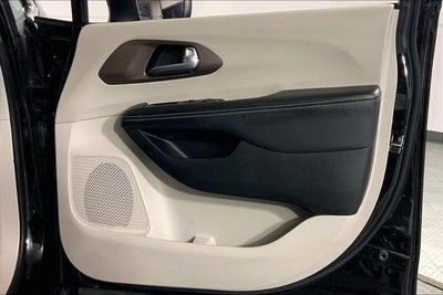 2024 Chrysler Voyager LX