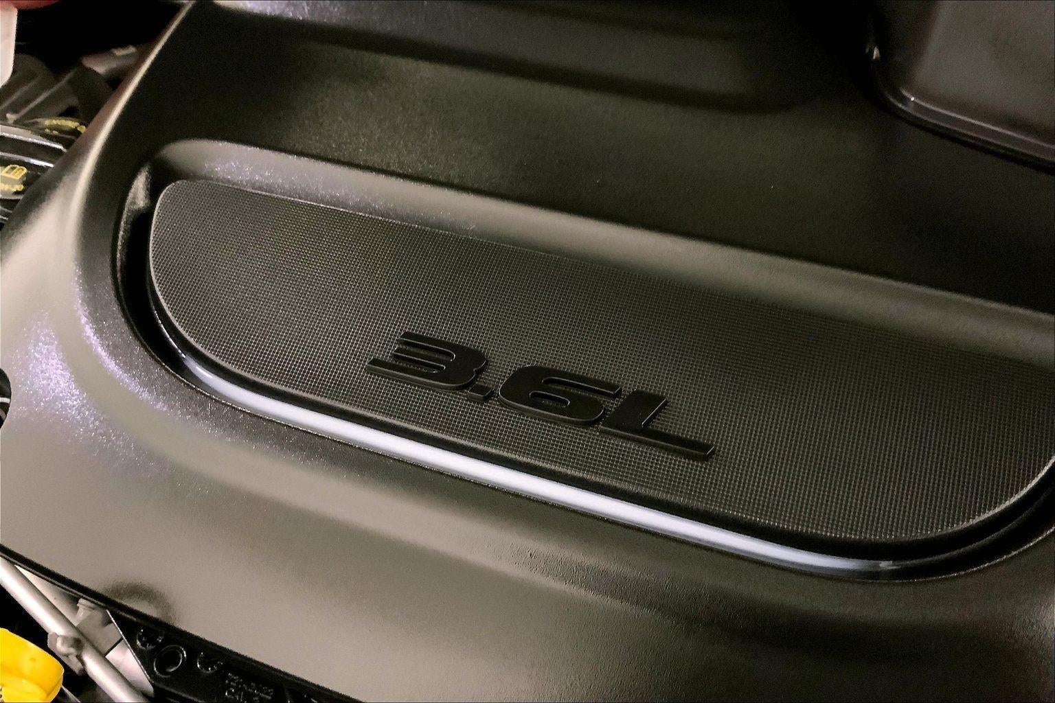 2024 Chrysler Voyager LX