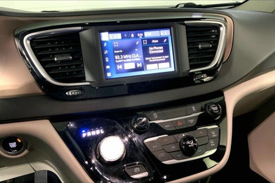 2024 Chrysler Voyager LX