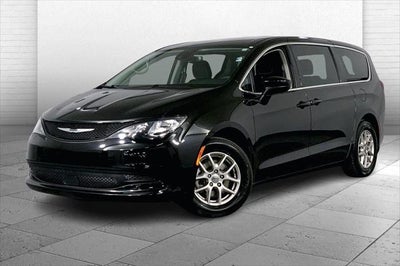 2024 Chrysler Voyager LX