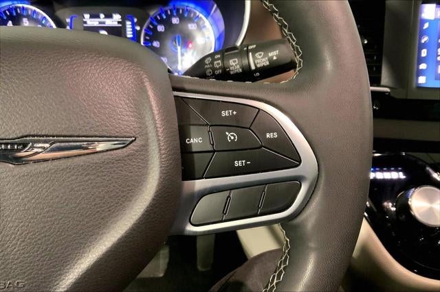 2024 Chrysler Voyager LX