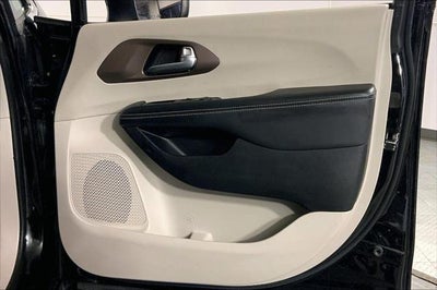 2024 Chrysler Voyager LX