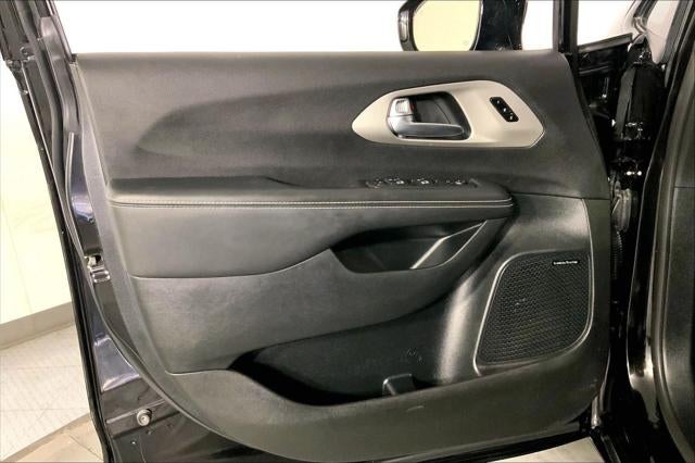 2024 Chrysler Pacifica Limited AWD