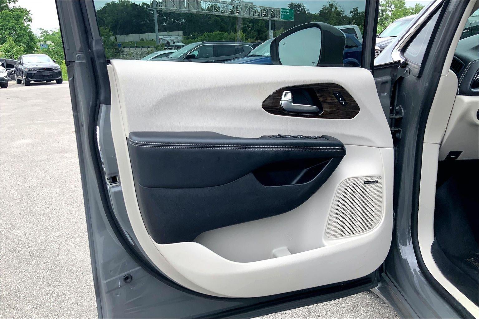 2021 Chrysler Pacifica Limited AWD